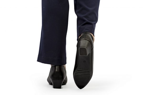 4cm pointy court heel